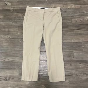 Cream J. Crew Mid Rise Capris (size 6)